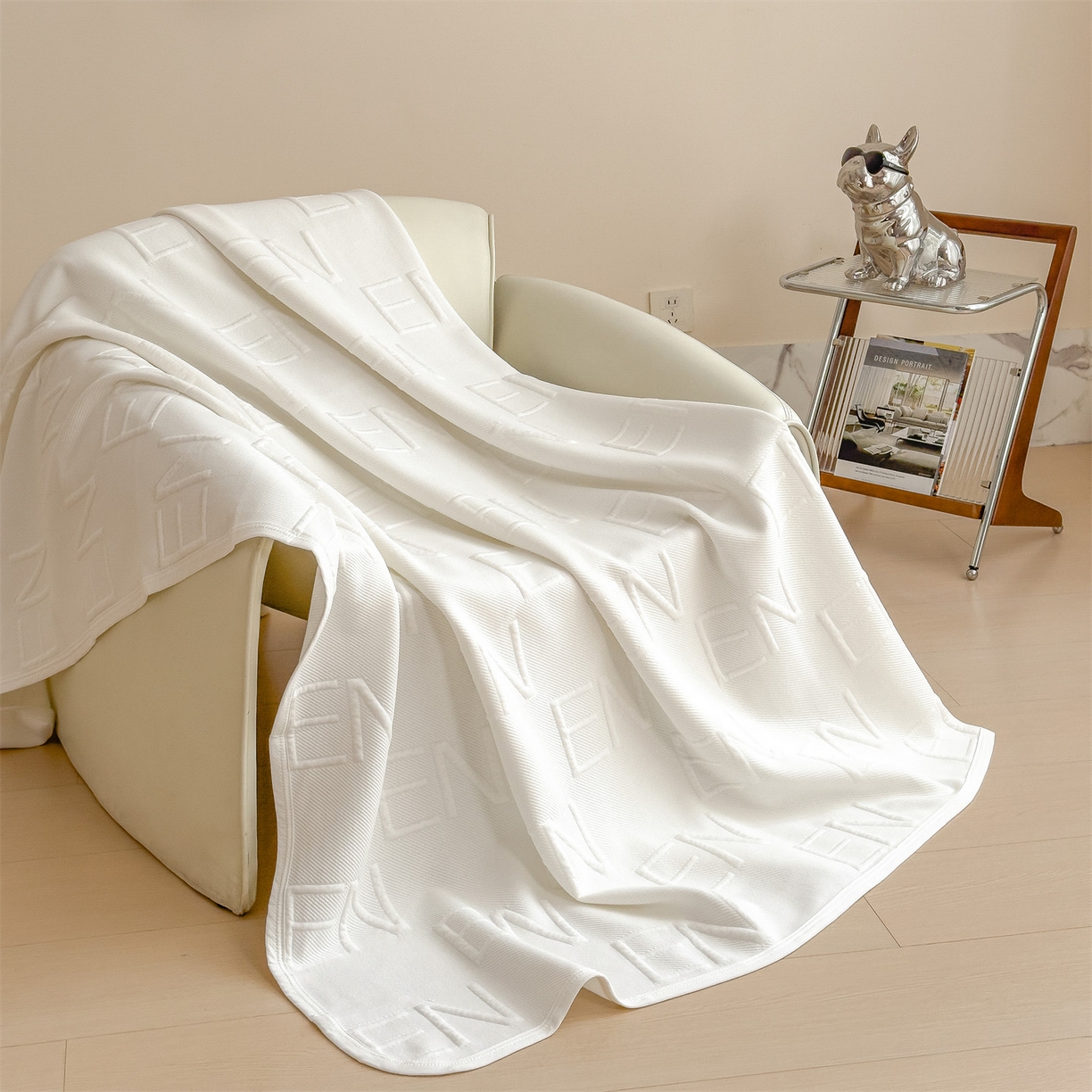 91家纺网 家纺一手货源 找家纺 布凡家居 2026新款290克全棉A类三层纱盖毯夏被午睡被 知槿-高级白