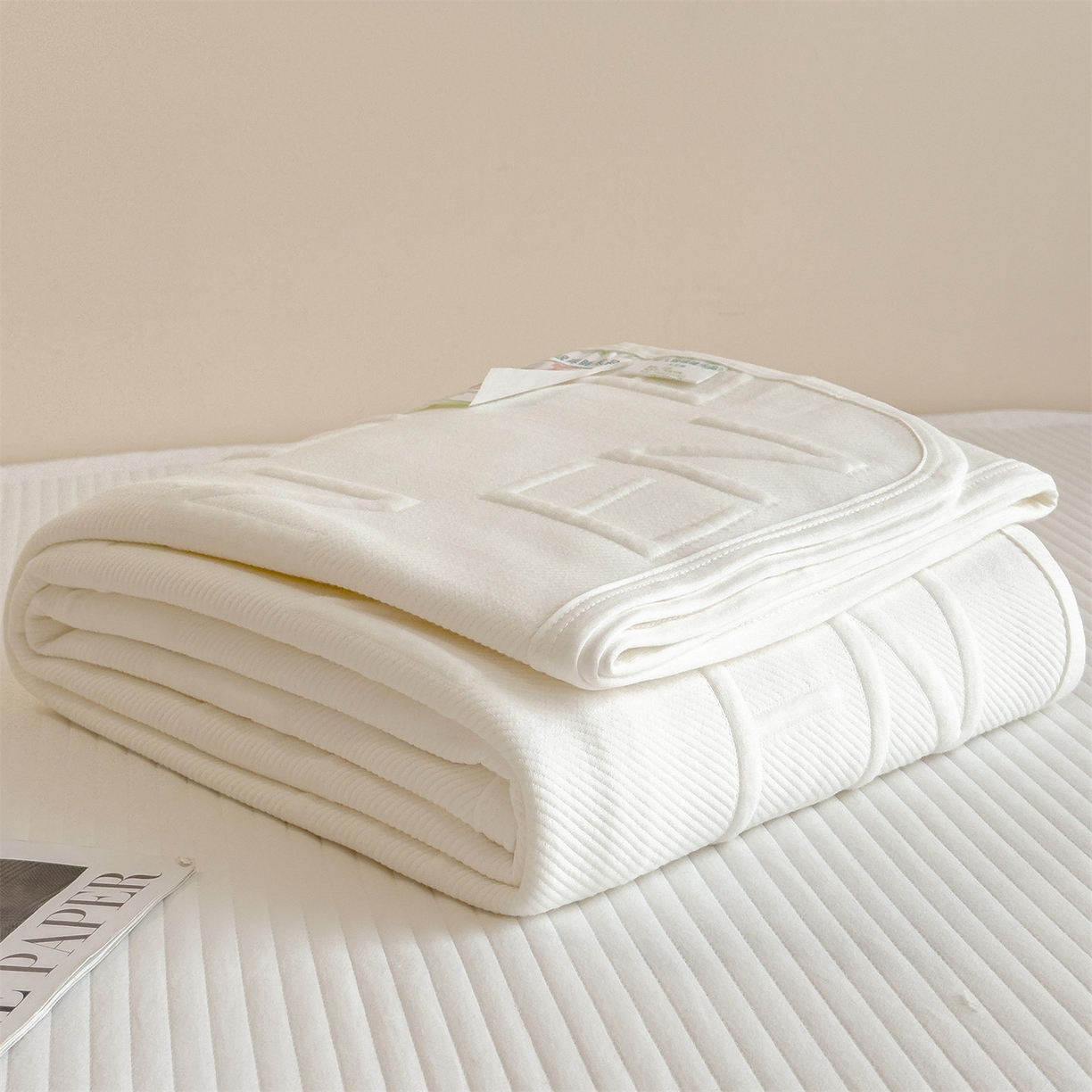 91家纺网 家纺一手货源 找家纺 布凡家居 2026新款290克全棉A类三层纱盖毯夏被午睡被 知槿-高级白