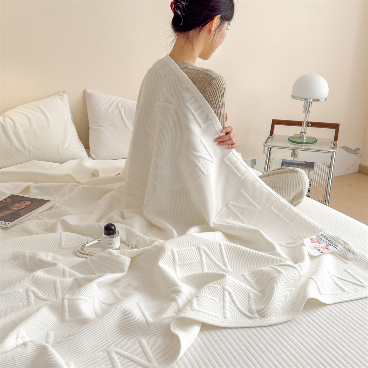 91家纺网 家纺一手货源 找家纺 布凡家居 2026新款290克全棉A类三层纱盖毯夏被午睡被 知槿-高级白