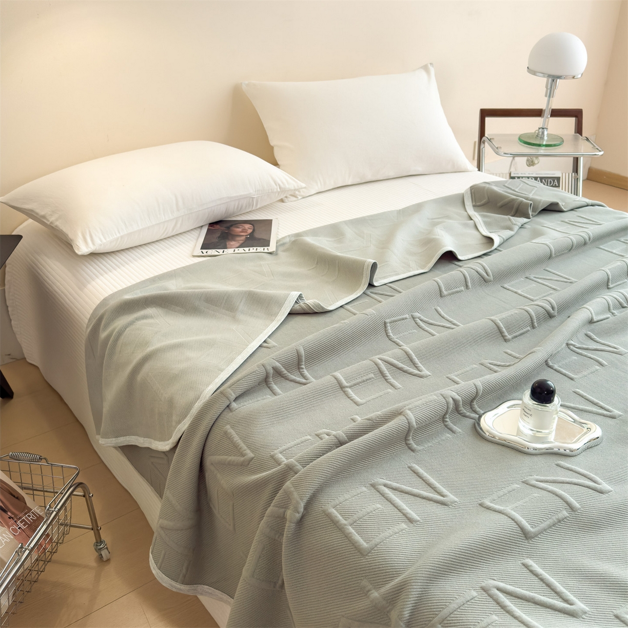 91家纺网 家纺一手货源 找家纺 布凡家居 2026新款290克全棉A类三层纱盖毯夏被午睡被 知槿-灰绿