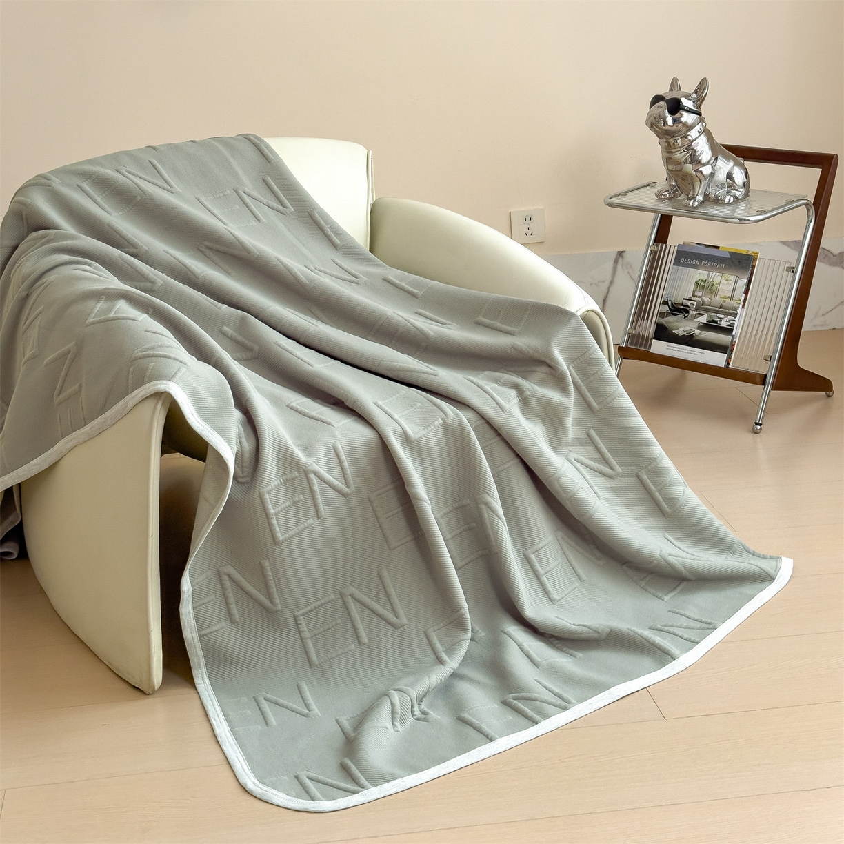 91家纺网 家纺一手货源 找家纺 布凡家居 2026新款290克全棉A类三层纱盖毯夏被午睡被 知槿-灰绿