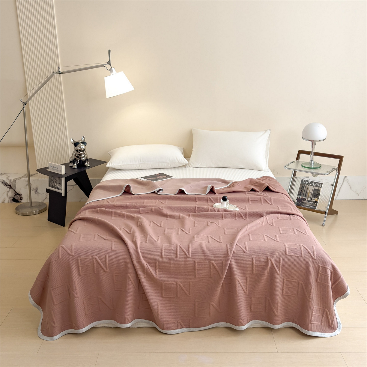 91家纺网 家纺一手货源 找家纺 布凡家居 2026新款290克全棉A类三层纱盖毯夏被午睡被 知槿-酒红