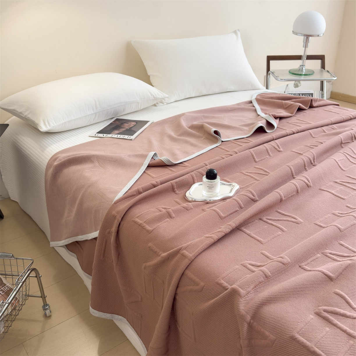 91家纺网 家纺一手货源 找家纺 布凡家居 2026新款290克全棉A类三层纱盖毯夏被午睡被 知槿-酒红