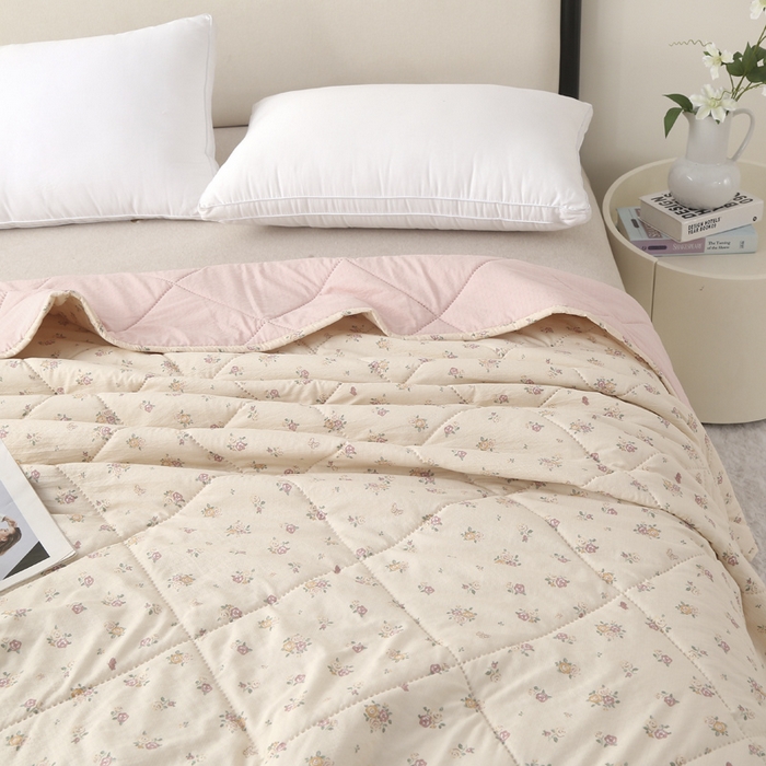 91家纺网 家纺一手货源 找家纺 被多多被业 2026新款皱皱纱夏被夏凉被空调被 花的旅行