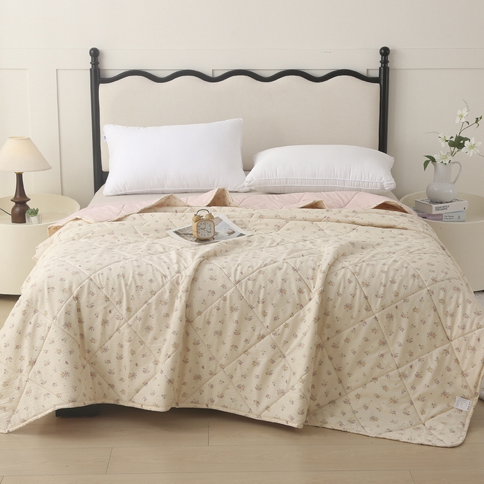 91家纺网 家纺一手货源 找家纺 被多多被业 2026新款皱皱纱夏被夏凉被空调被 花的旅行