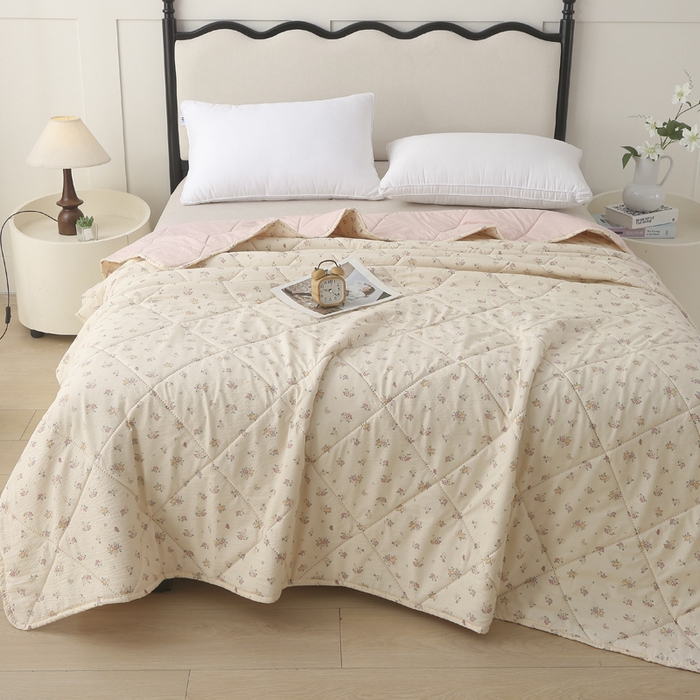 91家纺网 家纺一手货源 找家纺 被多多被业 2026新款皱皱纱夏被夏凉被空调被 花的旅行