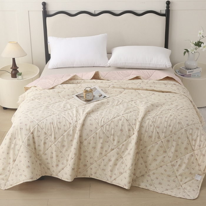 91家纺网 家纺一手货源 找家纺 被多多被业 2026新款皱皱纱夏被夏凉被空调被 花的旅行