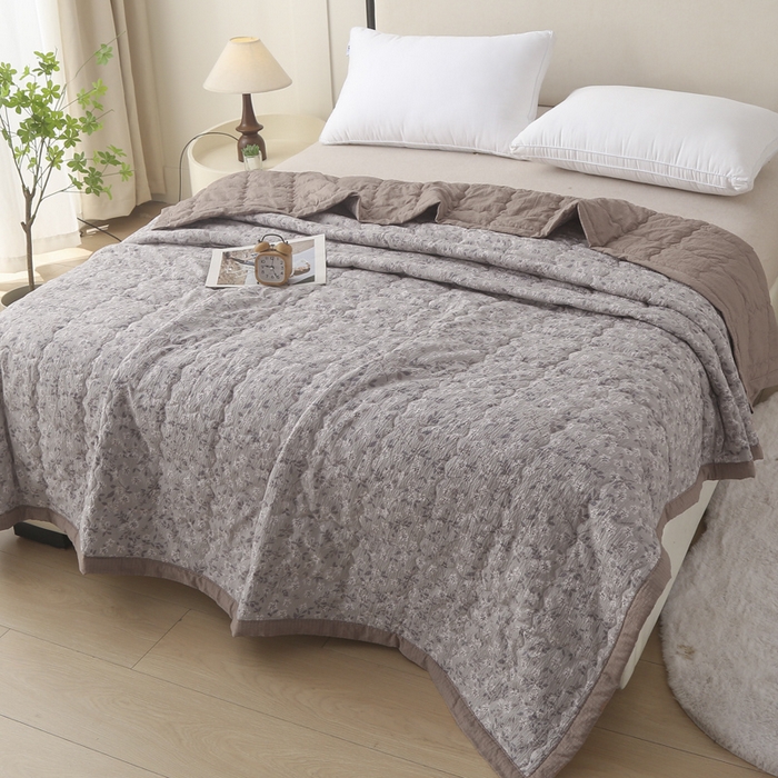 91家纺网 家纺一手货源 找家纺 被多多被业 2026新款皱皱纱夏被夏凉被空调被 翩翩起舞