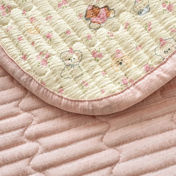 91家纺网 家纺一手货源 找家纺 2026新款云感双层纱印花夹棉床盖 小萌宠