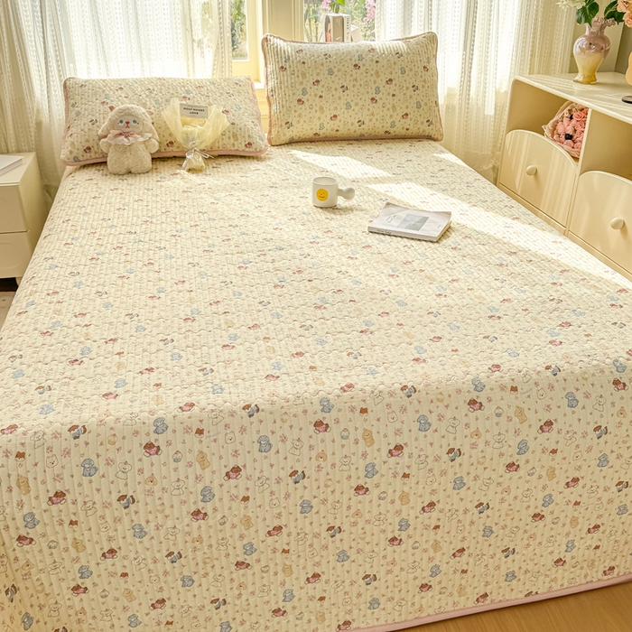 91家纺网 家纺一手货源 找家纺 2026新款云感双层纱印花夹棉床盖 小萌宠