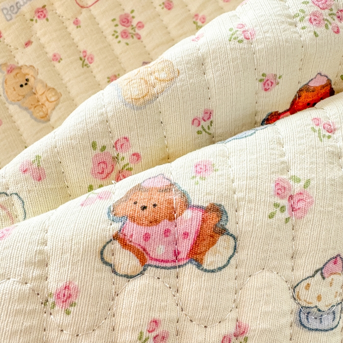 91家纺网 家纺一手货源 找家纺 2026新款云感双层纱印花夹棉床盖 小萌宠