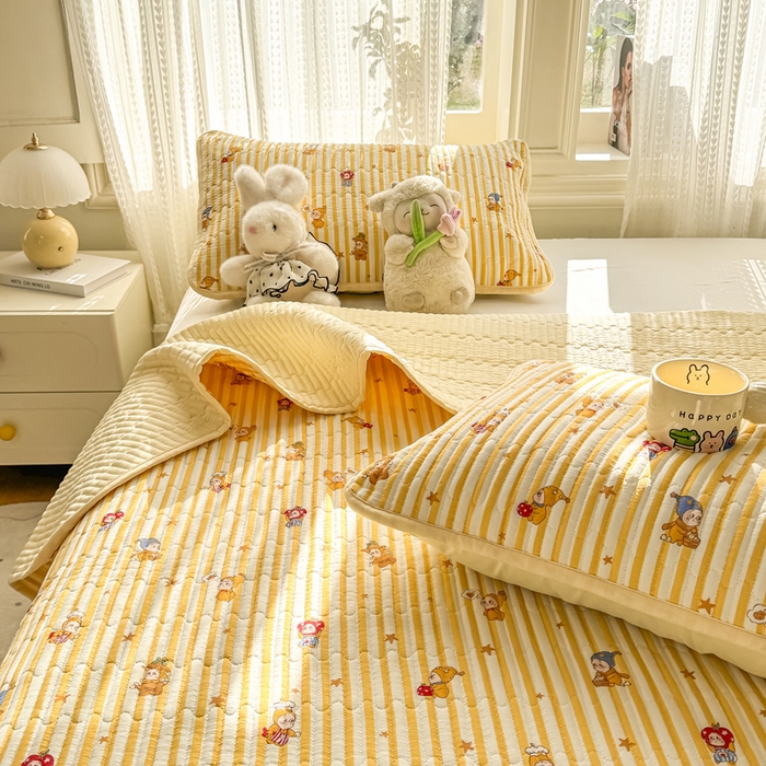 91家纺网 家纺一手货源 找家纺 2026新款云感双层纱印花夹棉床盖 星星人