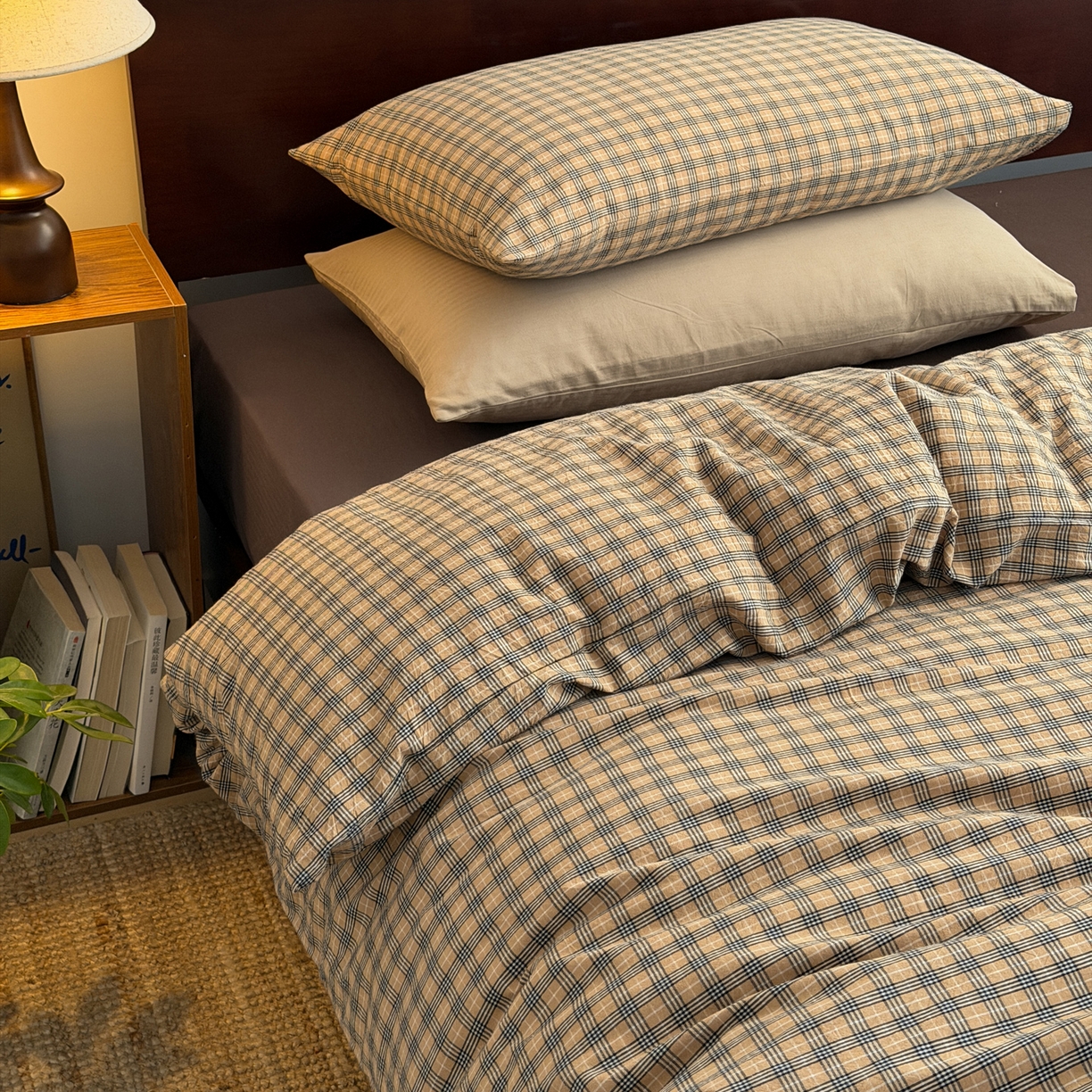 91家纺网 家纺一手货源 找家纺 玖弘家居 2026新款全棉色织水洗棉人字纹格子混搭四件套系列 春野咖格+燕麦