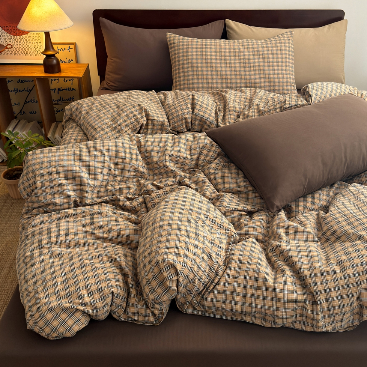 91家纺网 家纺一手货源 找家纺 玖弘家居 2026新款全棉色织水洗棉人字纹格子混搭四件套系列 春野咖格+燕麦