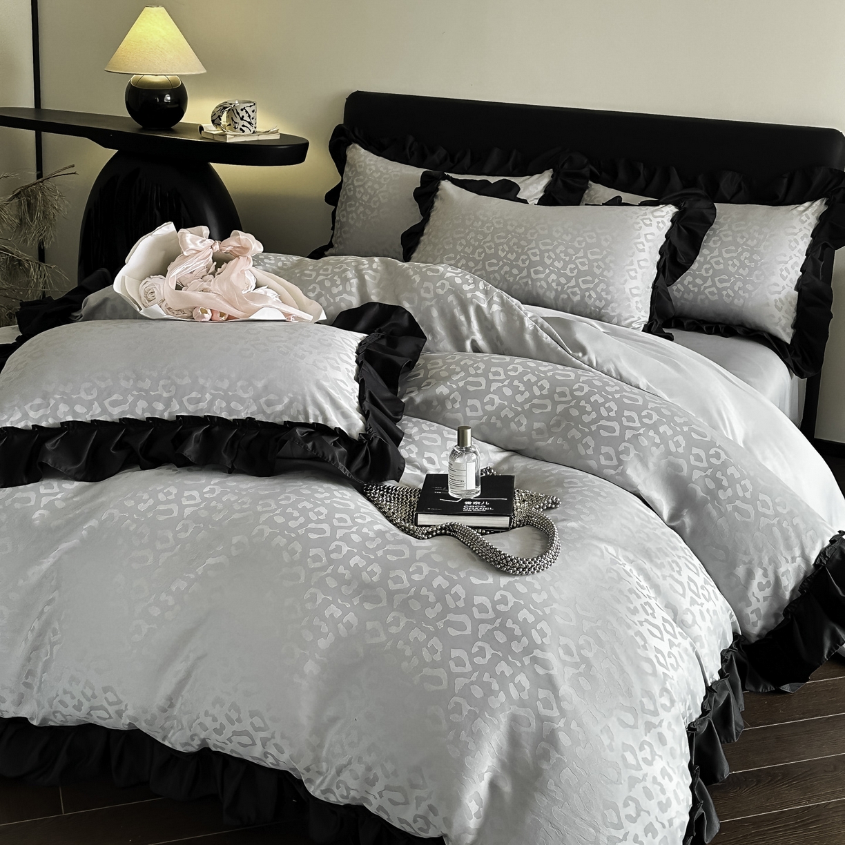 91家纺网 家纺一手货源 找家纺 ab家纺 2026新款真丝提花四件套 幻影灰