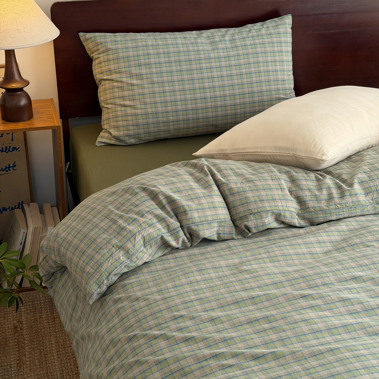 91家纺网 家纺一手货源 找家纺 玖弘家居 2026新款全棉色织水洗棉人字纹格子混搭四件套系列 复古绿格+奶白