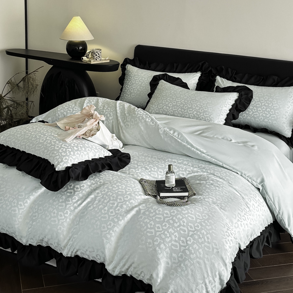 91家纺网 家纺一手货源 找家纺 ab家纺 2026新款真丝提花四件套 水绿