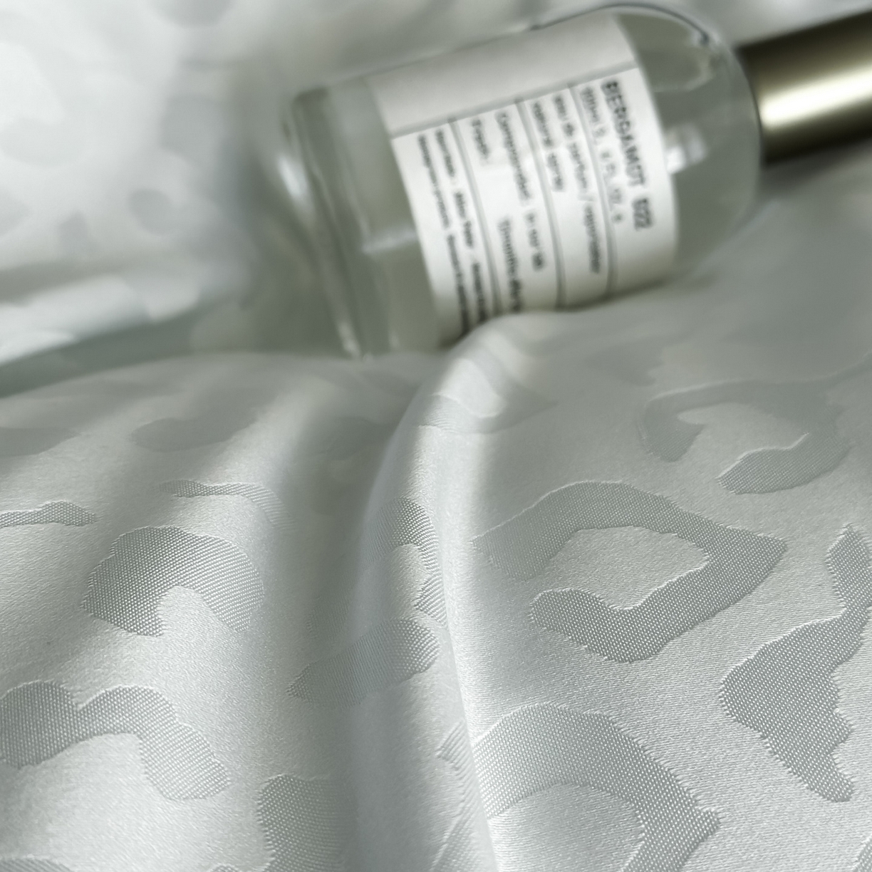 91家纺网 家纺一手货源 找家纺 ab家纺 2026新款真丝提花四件套 水绿