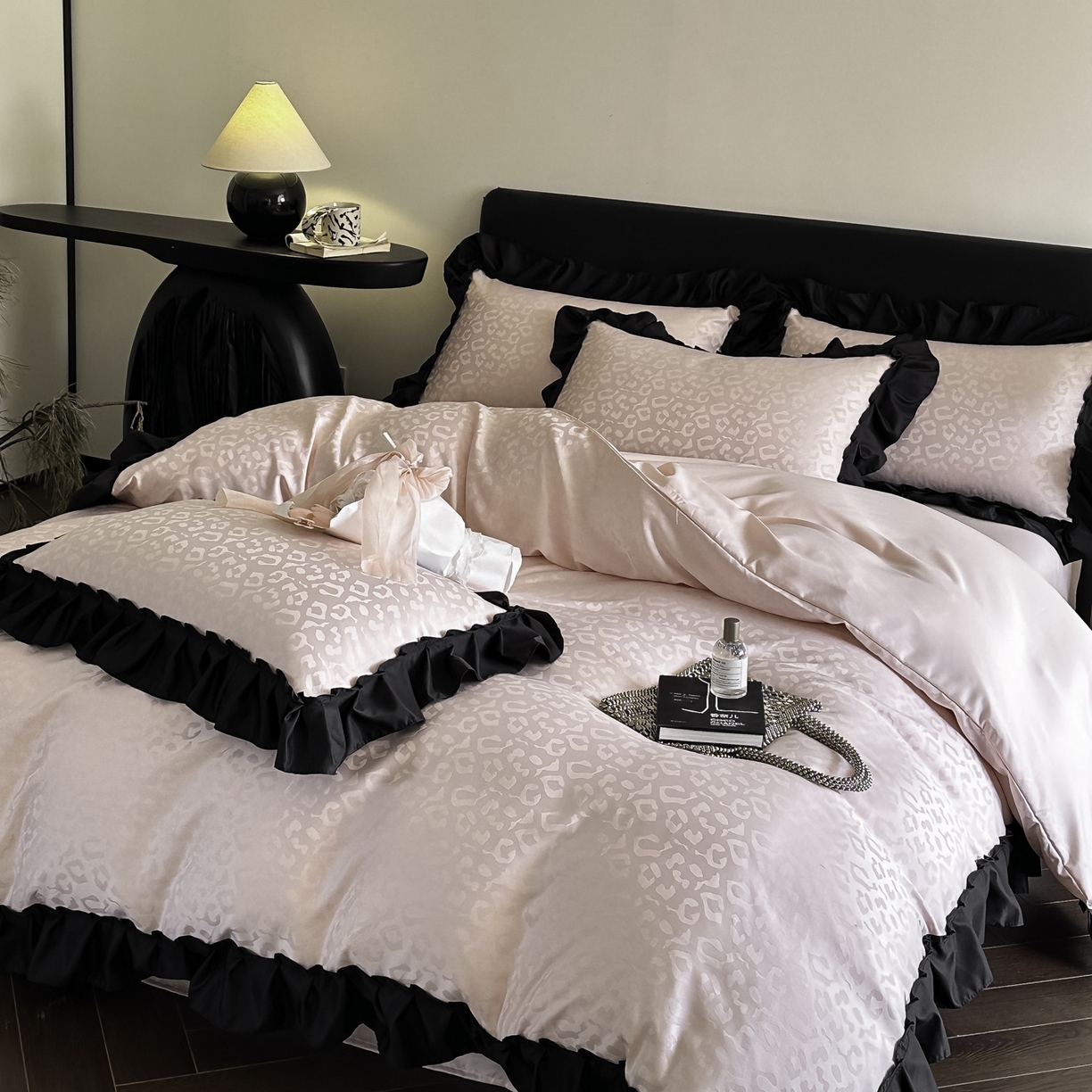 91家纺网 家纺一手货源 找家纺 ab家纺 2026新款真丝提花四件套 樱花粉