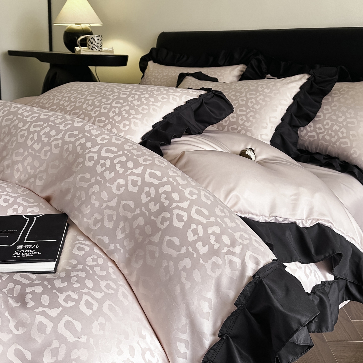 91家纺网 家纺一手货源 找家纺 ab家纺 2026新款真丝提花四件套 樱花粉