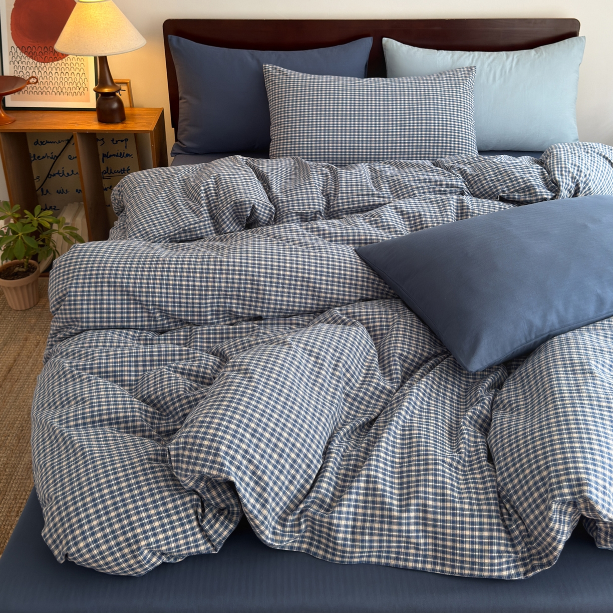 91家纺网 家纺一手货源 找家纺 玖弘家居 2026新款全棉色织水洗棉人字纹格子混搭四件套系列 海军蓝+海兰