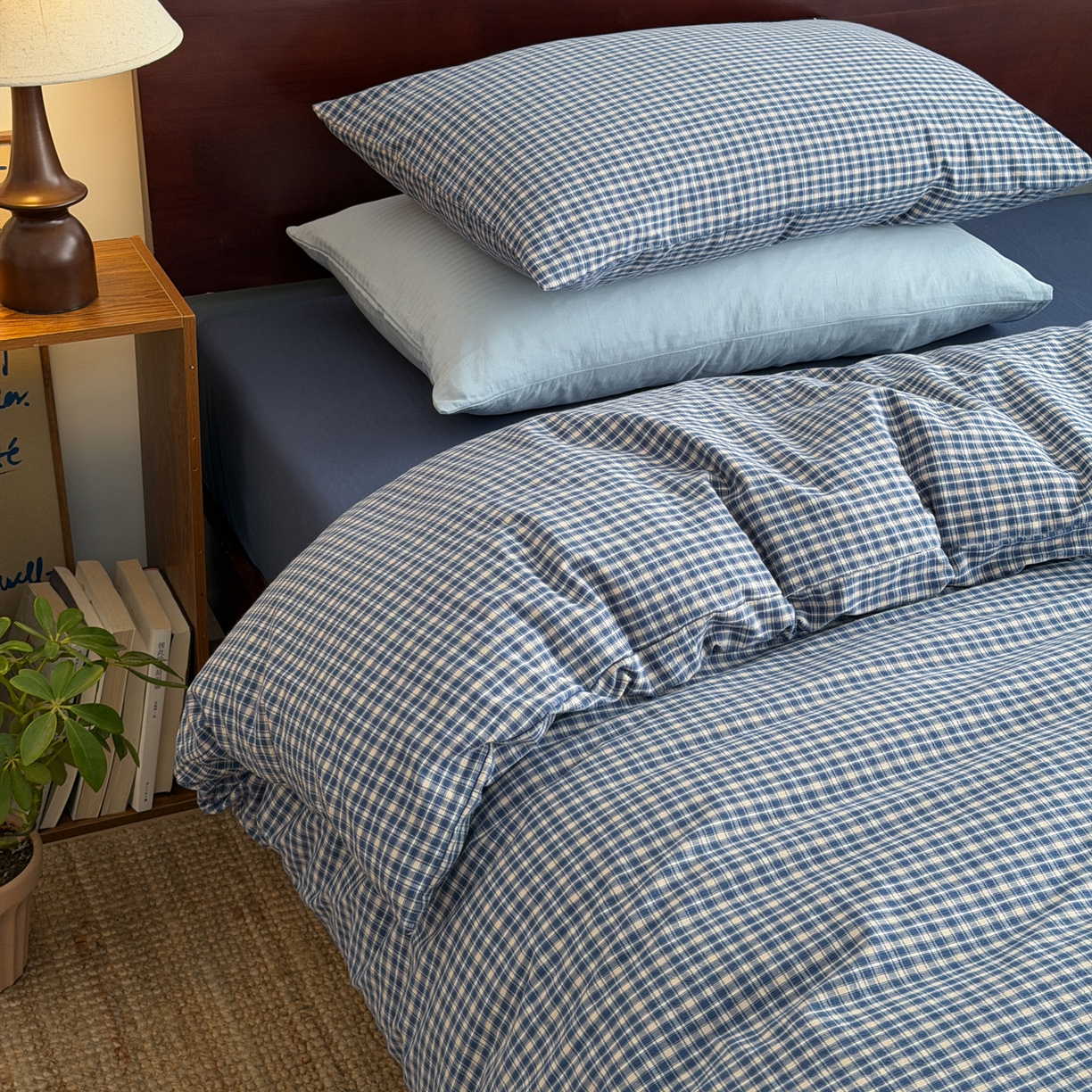 91家纺网 家纺一手货源 找家纺 玖弘家居 2026新款全棉色织水洗棉人字纹格子混搭四件套系列 怀旧蓝+海兰