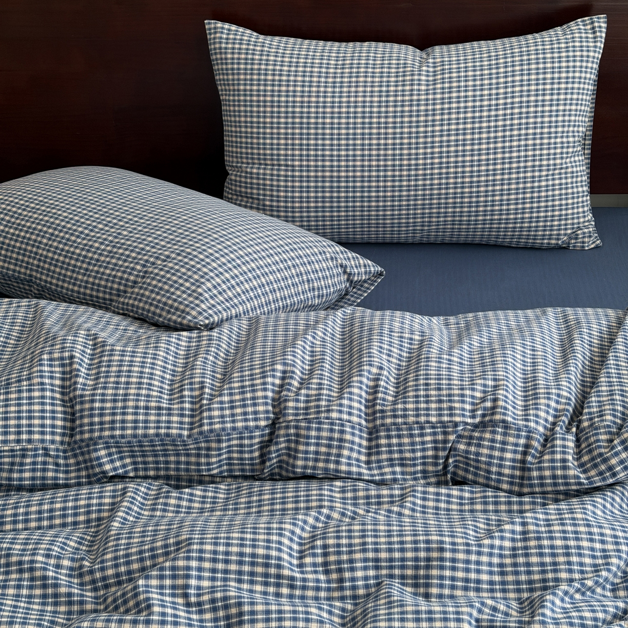 91家纺网 家纺一手货源 找家纺 玖弘家居 2026新款全棉色织水洗棉人字纹格子混搭四件套系列 怀旧蓝格一对