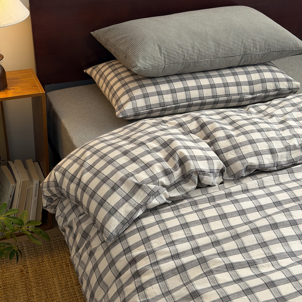 玖弘家居 2026新款全棉色织水洗棉人字纹格子混搭四件套系列 灰白格+黑咖细格