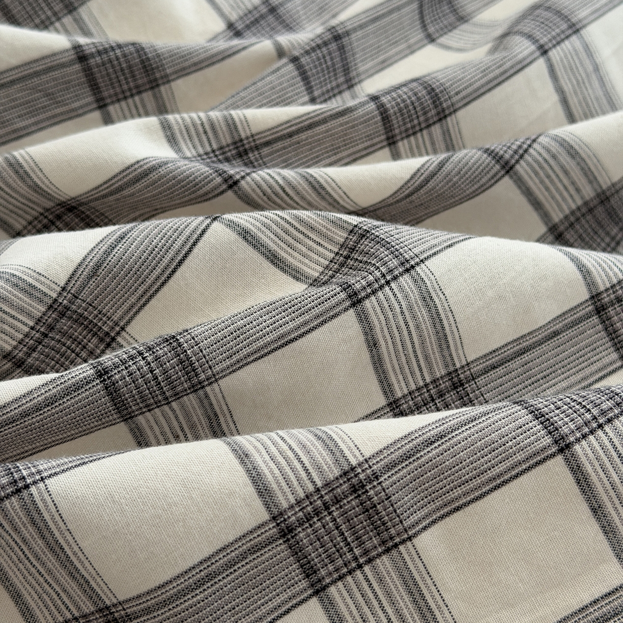 91家纺网 家纺一手货源 找家纺 玖弘家居 2026新款全棉色织水洗棉人字纹格子混搭四件套系列 灰白格一对