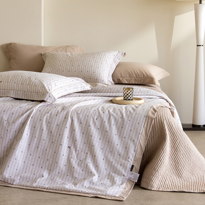 91家纺网 家纺一手货源 找家纺 立奥被业 2026新品冰丝棉夏被四件套竹节纱夏被四件套 结梦浮点-咖