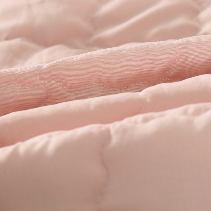 91家纺网 家纺一手货源 找家纺 被多多被业 2026新款纯色绗绣夏被夏凉被空调被 玉小格