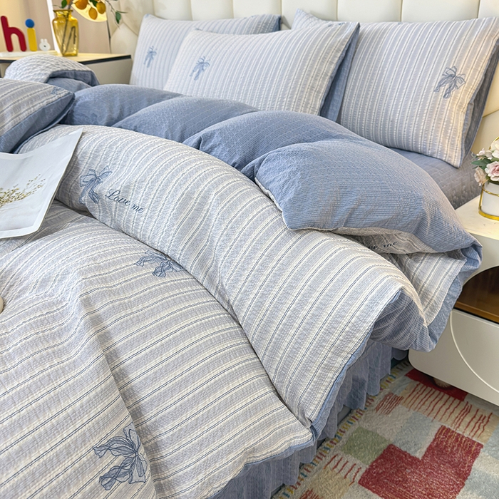 91家纺网 家纺一手货源 找家纺 凤杰家纺 2026新款云感双层纱床盖四件套 蓝调蝴蝶结