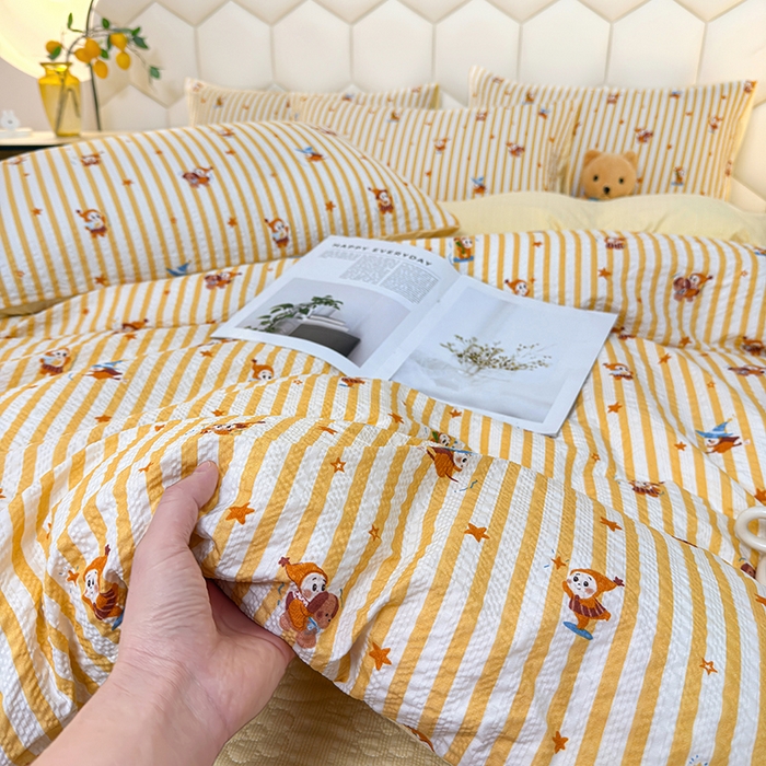 91家纺网 家纺一手货源 找家纺 凤杰家纺 2026新款云感双层纱床盖四件套 星星人-黄