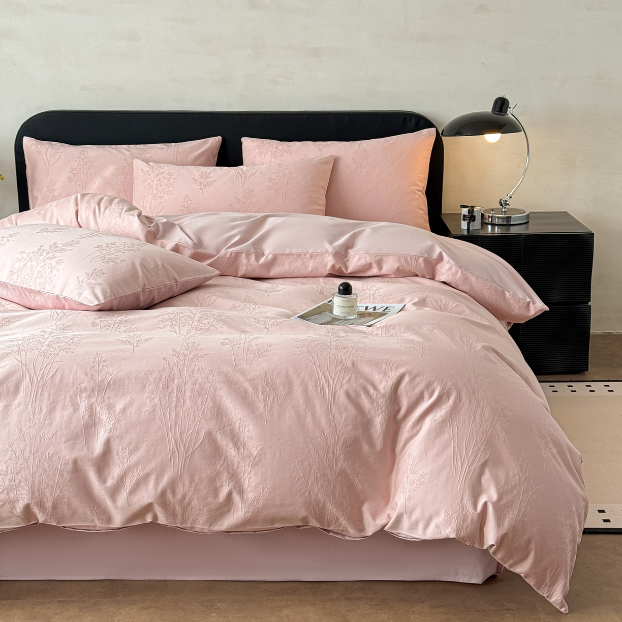 91家纺网 家纺一手货源 找家纺 雅萱家纺 2026新款60支提花全棉四件套 春草粉