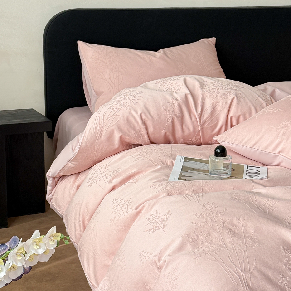 91家纺网 家纺一手货源 找家纺 雅萱家纺 2026新款60支提花全棉四件套 春草粉