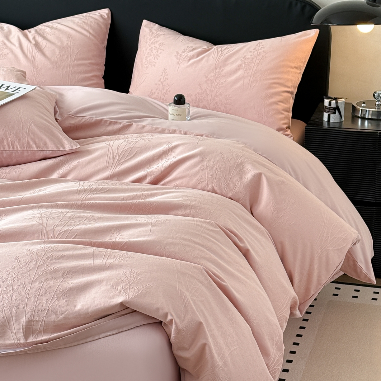 91家纺网 家纺一手货源 找家纺 雅萱家纺 2026新款60支提花全棉四件套 春草粉