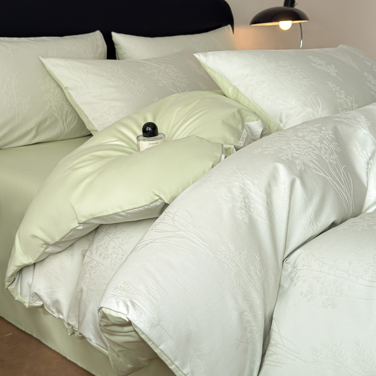 91家纺网 家纺一手货源 找家纺 雅萱家纺 2026新款60支提花全棉四件套 春草绿