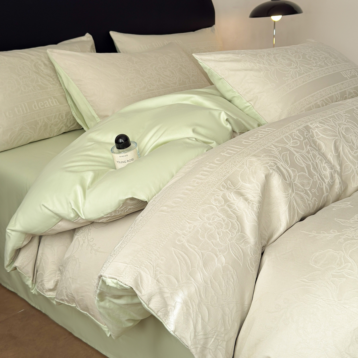 91家纺网 家纺一手货源 找家纺 雅萱家纺 2026新款60支提花全棉四件套 繁花绿