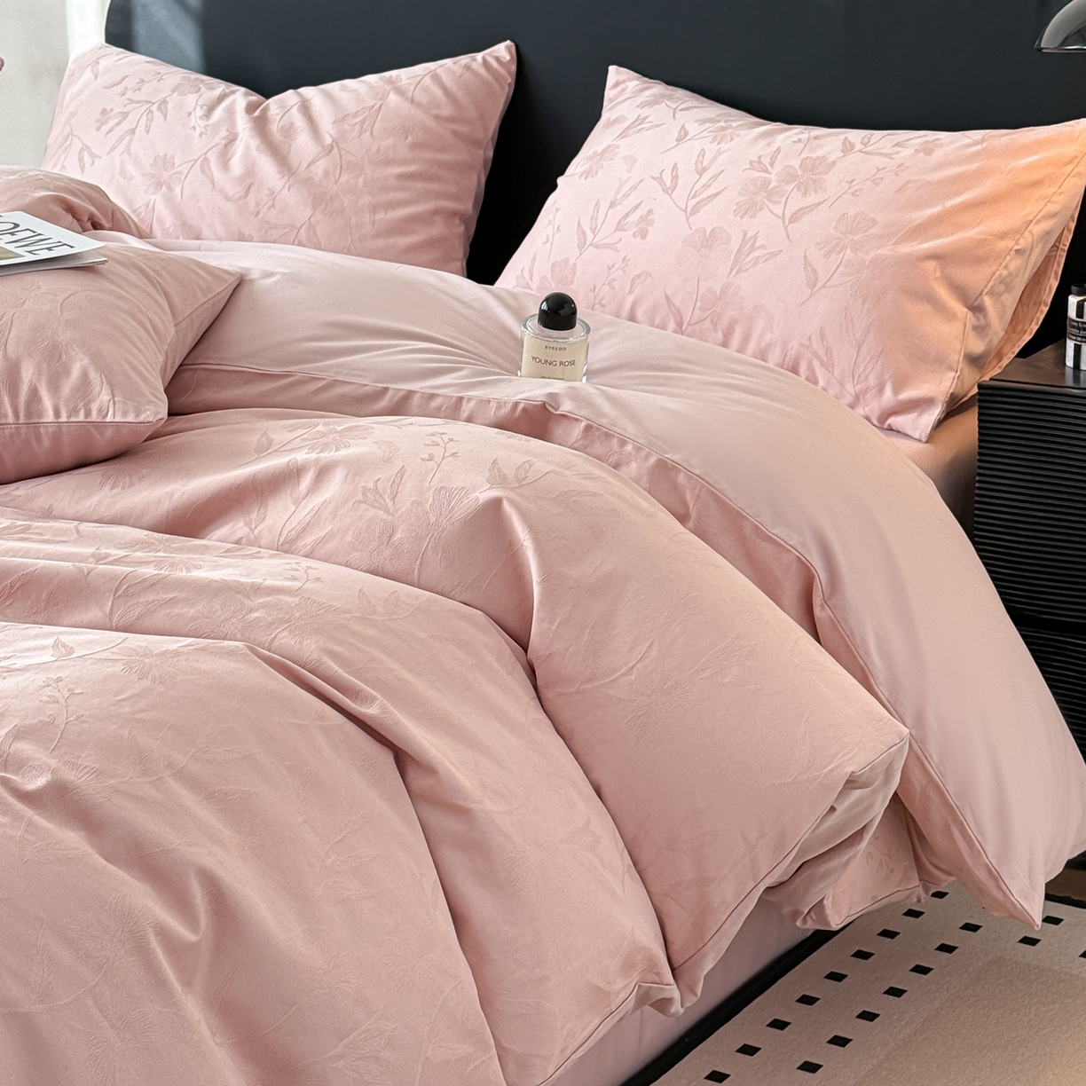 91家纺网 家纺一手货源 找家纺 雅萱家纺 2026新款60支提花全棉四件套 花影粉