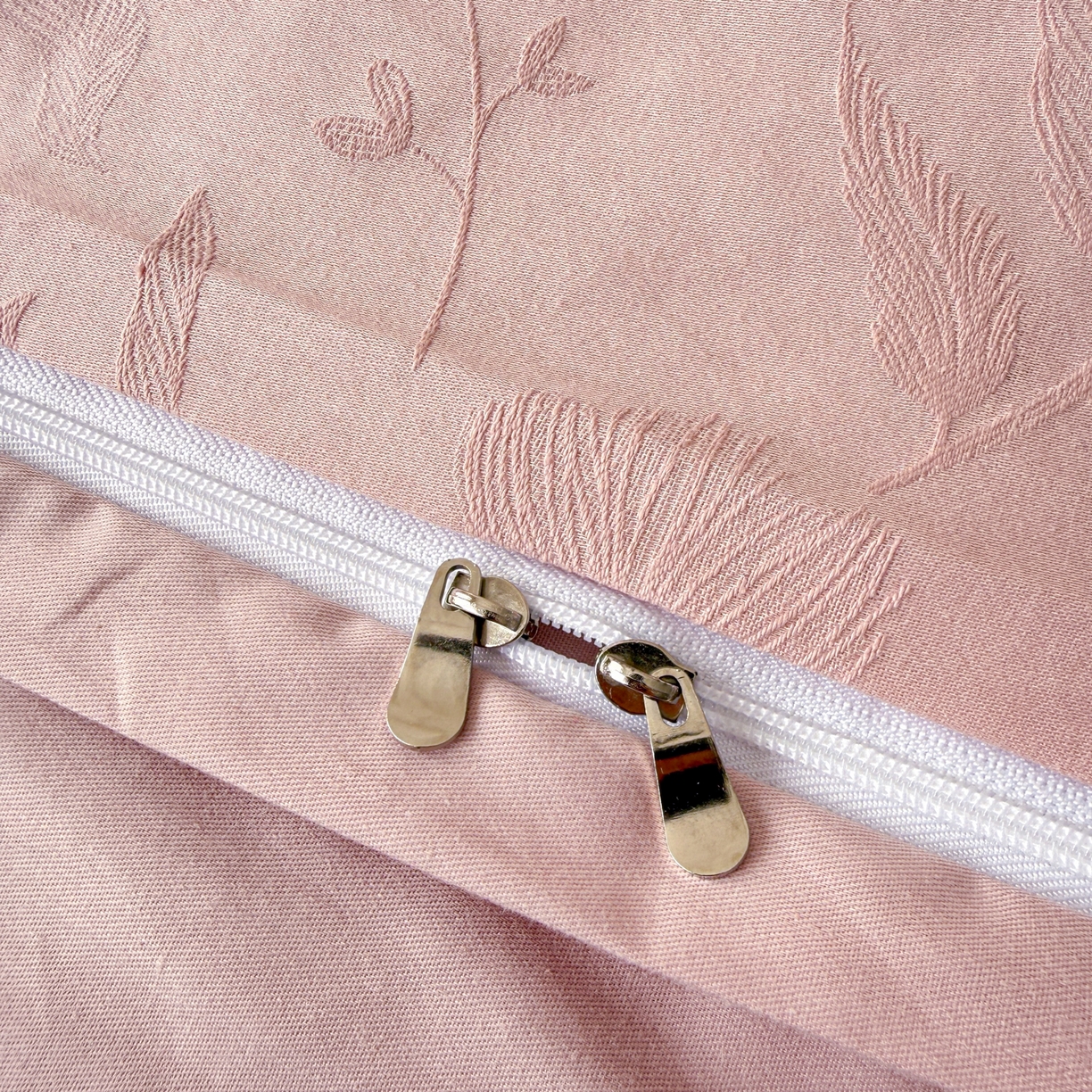 91家纺网 家纺一手货源 找家纺 雅萱家纺 2026新款60支提花全棉四件套 花影粉