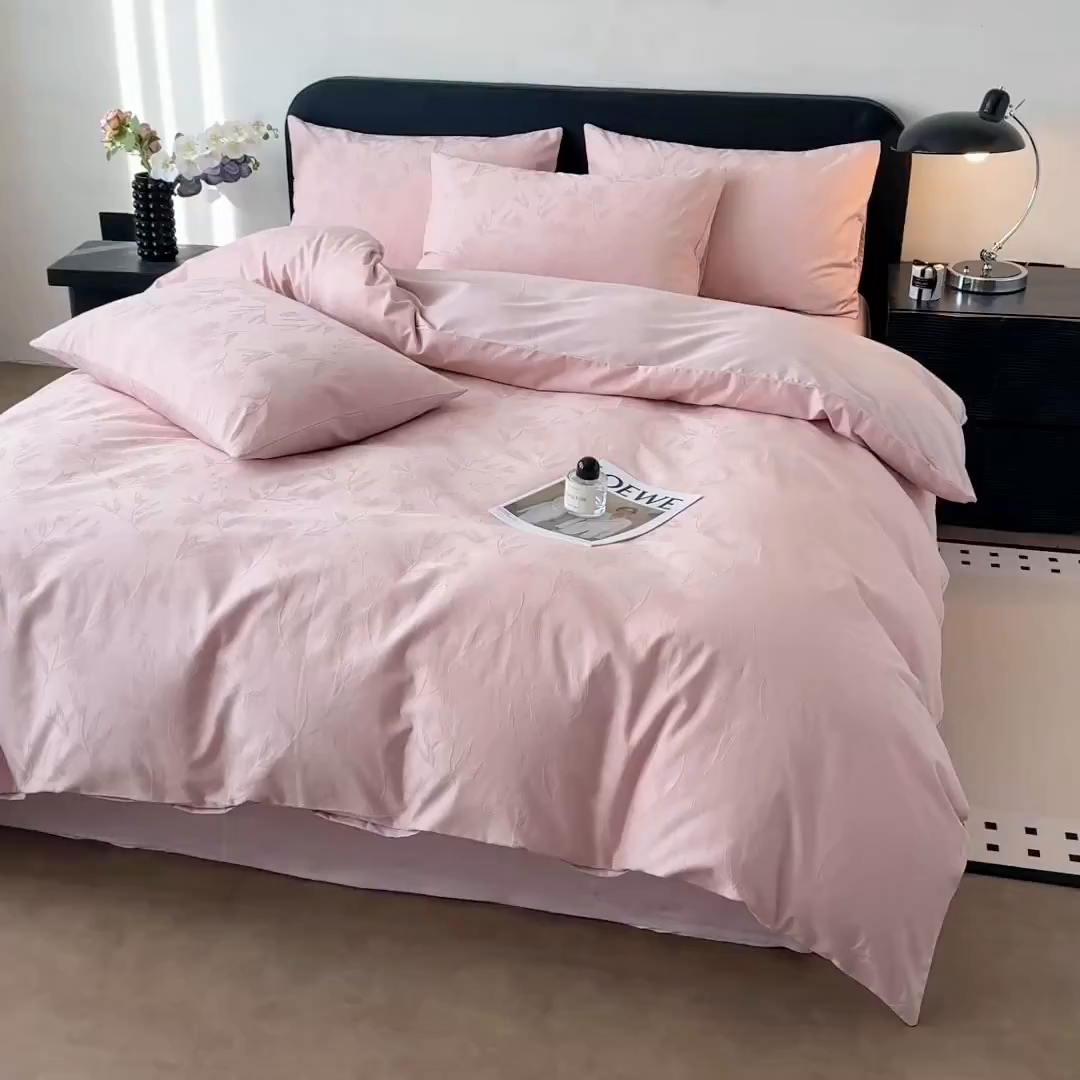 91家纺网 家纺一手货源 找家纺 雅萱家纺 2026新款60支提花全棉四件套 花影粉