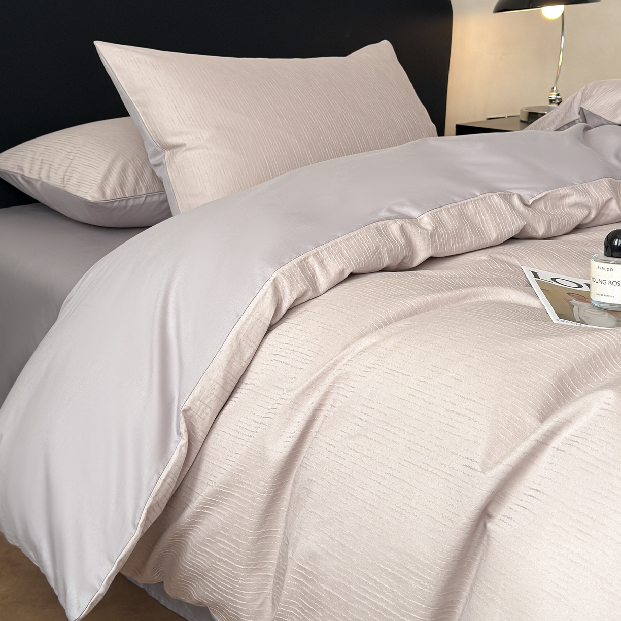 91家纺网 家纺一手货源 找家纺 雅萱家纺 2026新款60支提花全棉四件套 流星紫