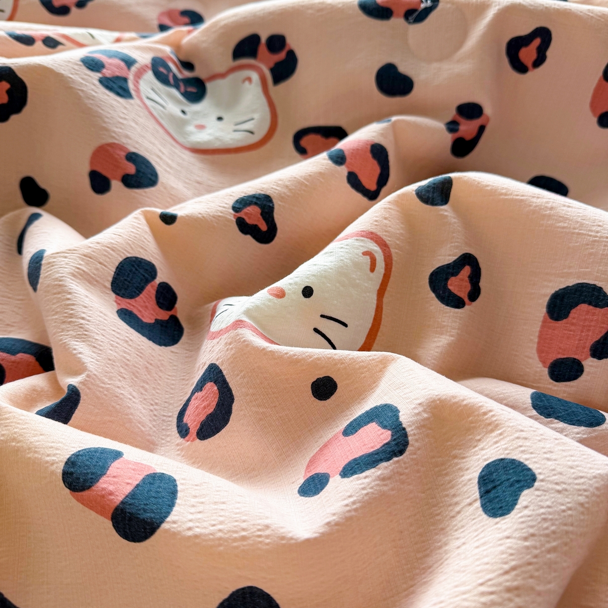 91家纺网 家纺一手货源 找家纺 星巴k家纺 2025新款春夏云感双层纱A类母婴级三角针夏被贝壳边夏凉被贝壳绣【可提供买家秀】贝壳绣-粉色小猫