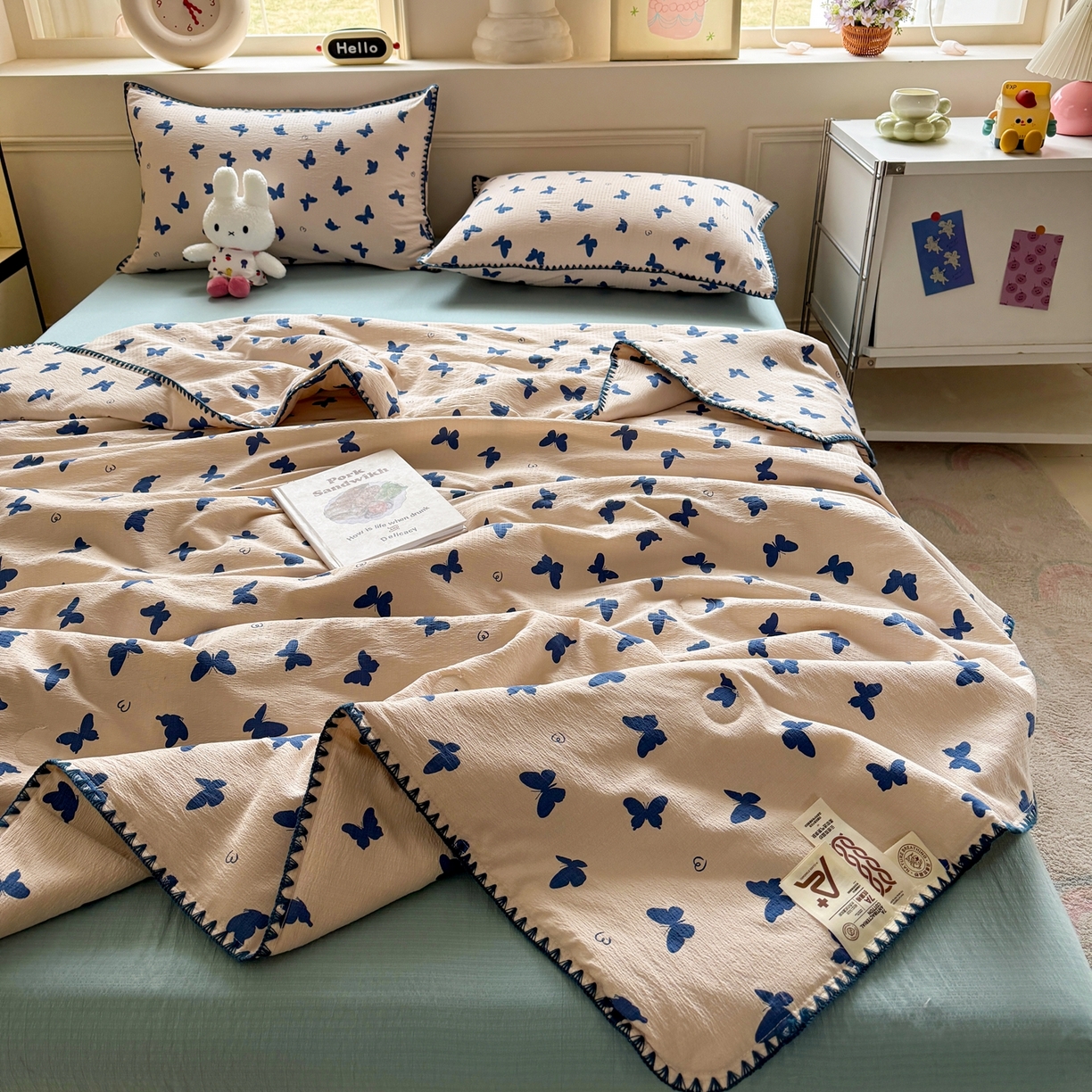 91家纺网 家纺一手货源 找家纺 星巴k家纺 2025新款春夏云感双层纱A类母婴级三角针夏被贝壳边夏凉被贝壳绣【可提供买家秀】贝壳绣-蝴蝶剪影