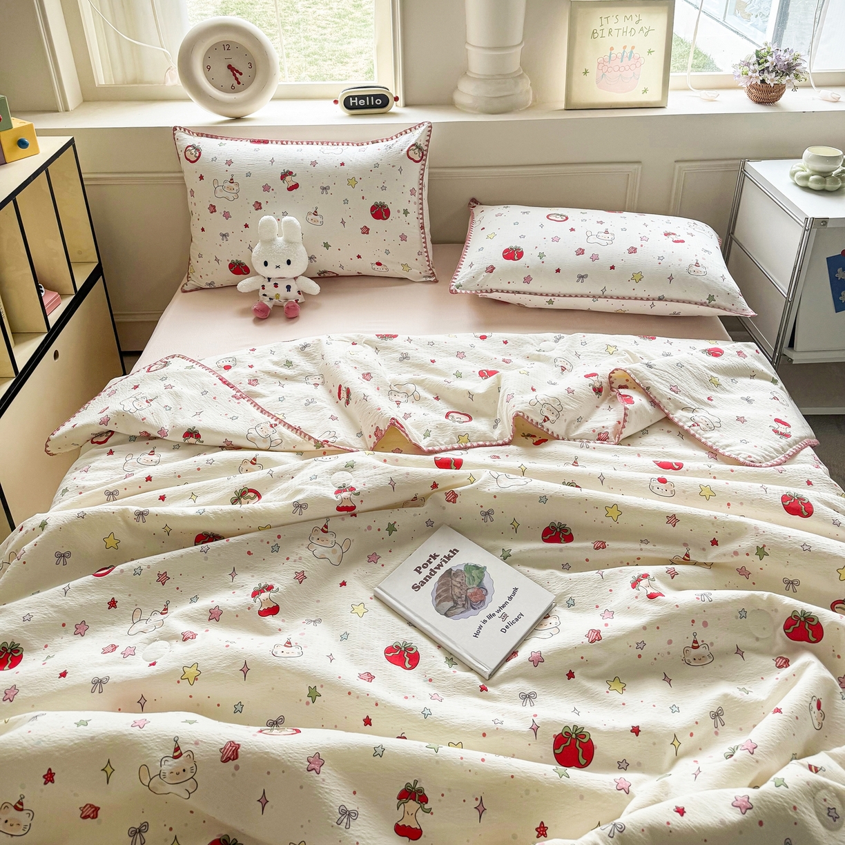 91家纺网 家纺一手货源 找家纺 星巴k家纺 2025新款春夏云感双层纱A类母婴级三角针夏被贝壳边夏凉被贝壳绣【可提供买家秀】贝壳绣-苹果小怪