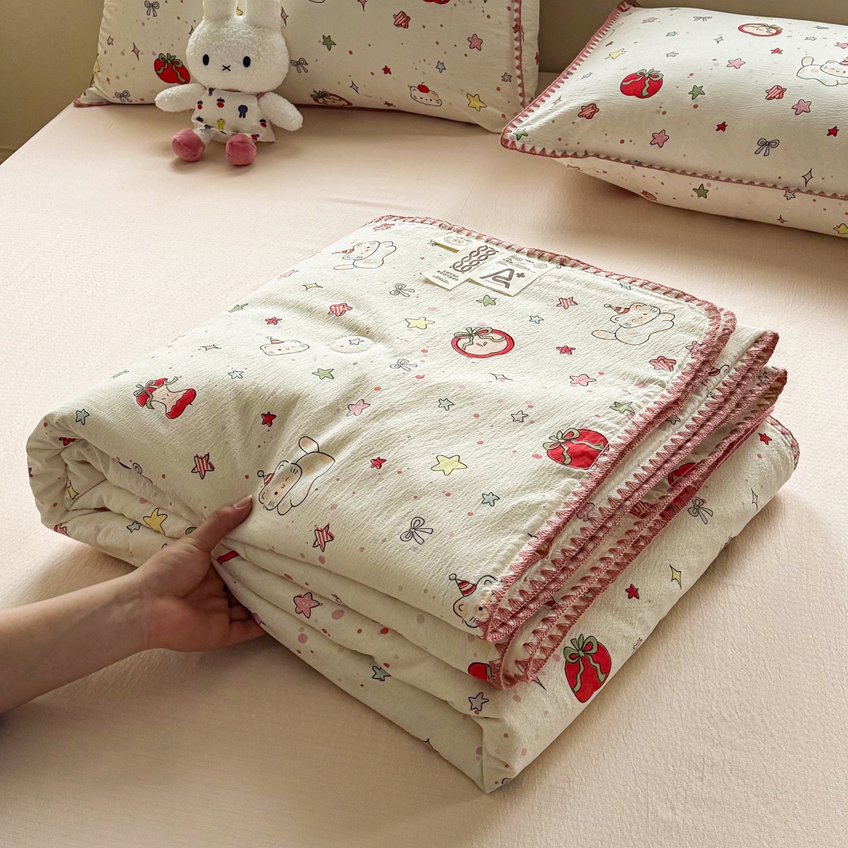 星巴k家纺 2025新款春夏云感双层纱A类母婴级三角针夏被贝壳边夏凉被贝壳绣【可提供买家秀】贝壳绣-苹果小怪