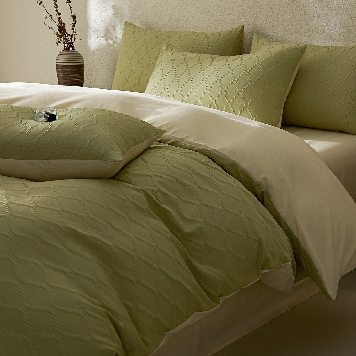 91家纺网 家纺一手货源 找家纺 悦织湾家纺 2026新款超柔菱形格提花四件套轻奢纯色时尚学生宿舍床单床笠款三四件套单被套 菱形格-果绿+芝士