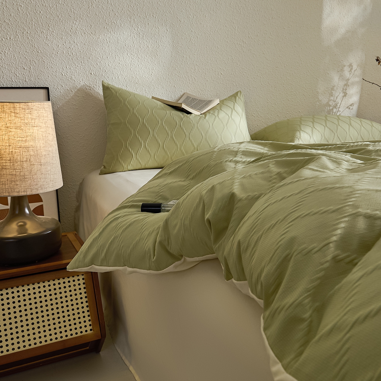 91家纺网 家纺一手货源 找家纺 悦织湾家纺 2026新款超柔菱形格提花四件套轻奢纯色时尚学生宿舍床单床笠款三四件套单被套 菱形格-果绿+芝士