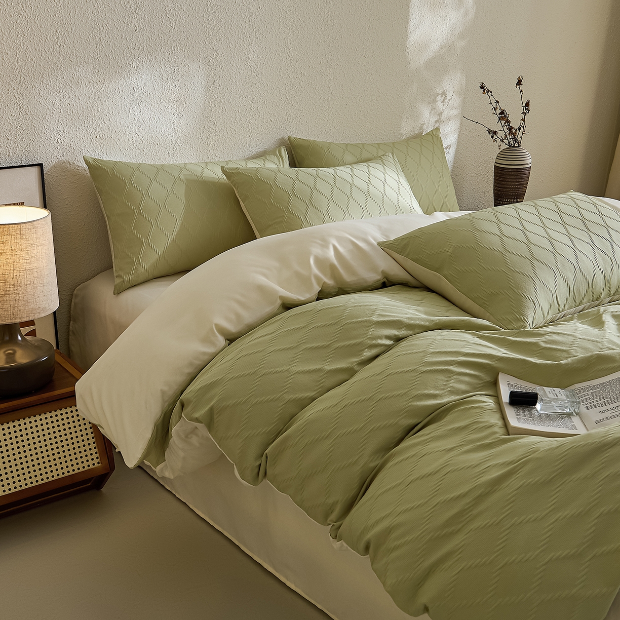 91家纺网 家纺一手货源 找家纺 悦织湾家纺 2026新款超柔菱形格提花四件套轻奢纯色时尚学生宿舍床单床笠款三四件套单被套 菱形格-果绿+芝士