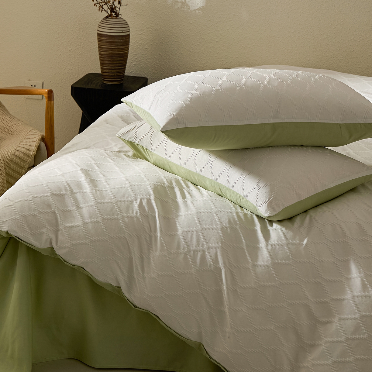 91家纺网 家纺一手货源 找家纺 悦织湾家纺 2026新款超柔菱形格提花四件套轻奢纯色时尚学生宿舍床单床笠款三四件套单被套 菱形格-奶白+果绿